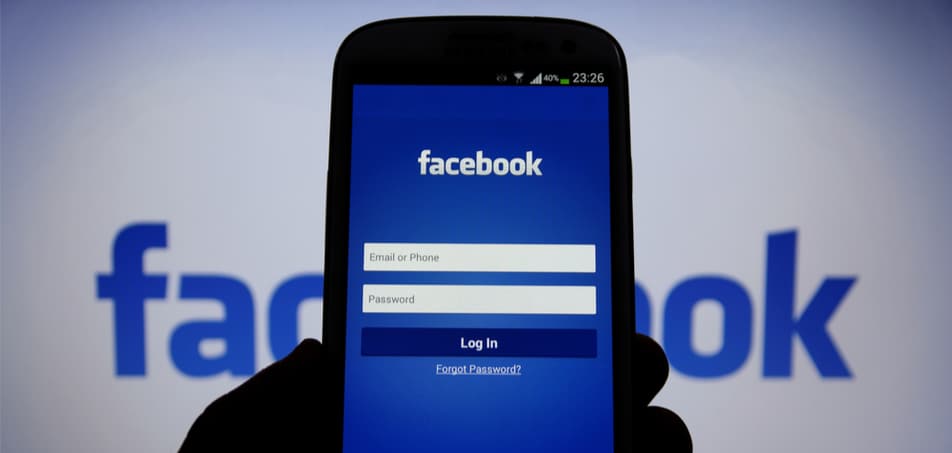 Facebook está contratando jornalistas para curadoria de notícias