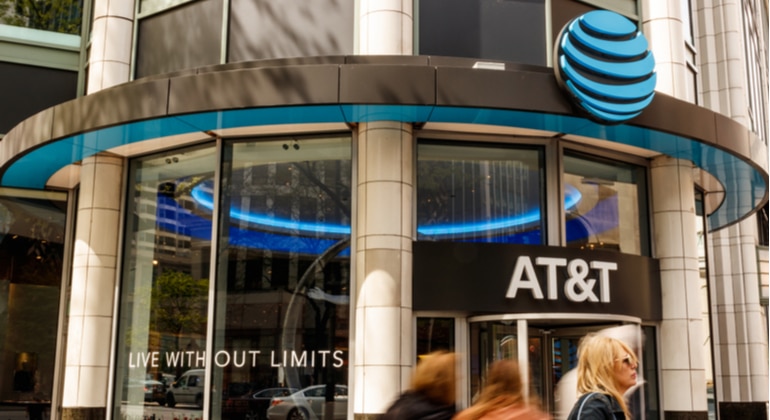Hacker pagou funcionários da AT&T para desbloquear aparelhos da companhia