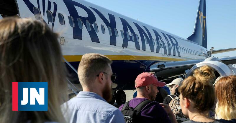 Ryanair diz que apareceram ″mais funcionários″ do que o necessário