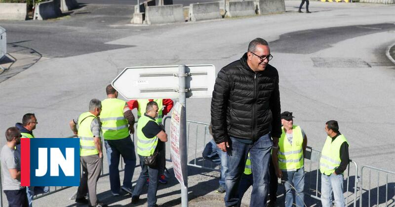 Substituir motoristas que trabalharam oito horas por militares é ″vergonha nacional″