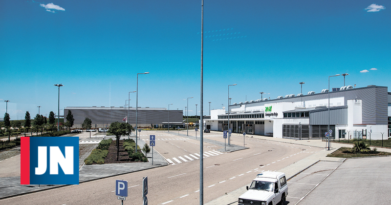 Ligação ferroviária ao aeroporto de Beja em estudo