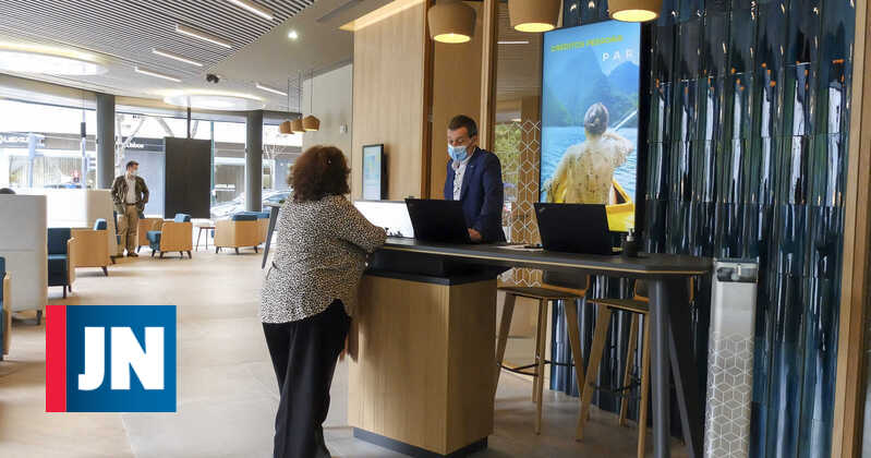 Banca coloca mais dinheiro à parte para enfrentar crise