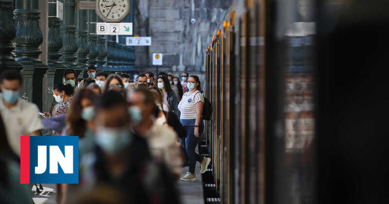 Comboios circularam sem perturbações no primeiro dia da greve parcial na IP