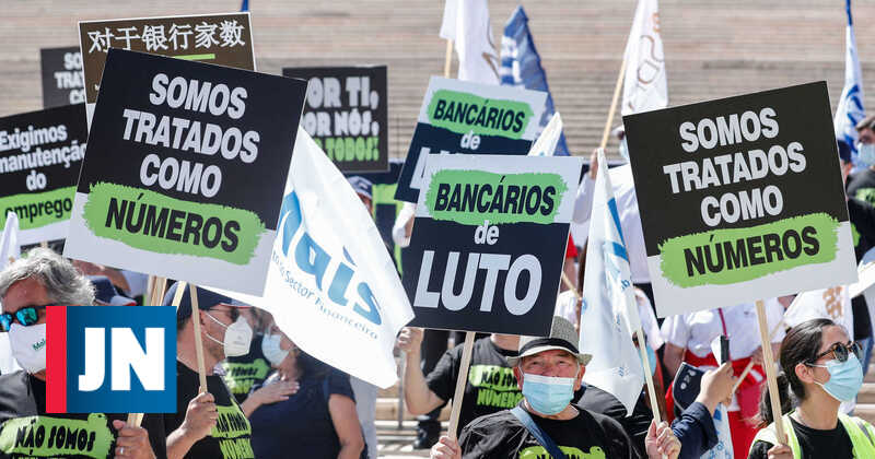 Trabalhadores da CGD em greve para reivindicar negociação da tabela salarial