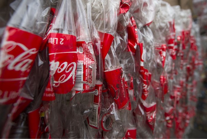 Coca-cola и X5 Retail Group будут собирать и перерабатывать пластиковые бутылки