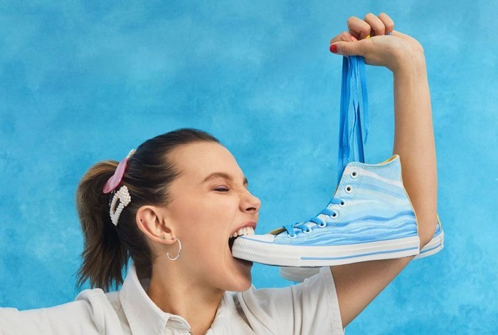 Милли Бобби Браун из «Очень странных дел» и Converse сделали коллаборацию