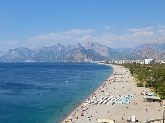 Турция решила заманить российских туристов большими скидками