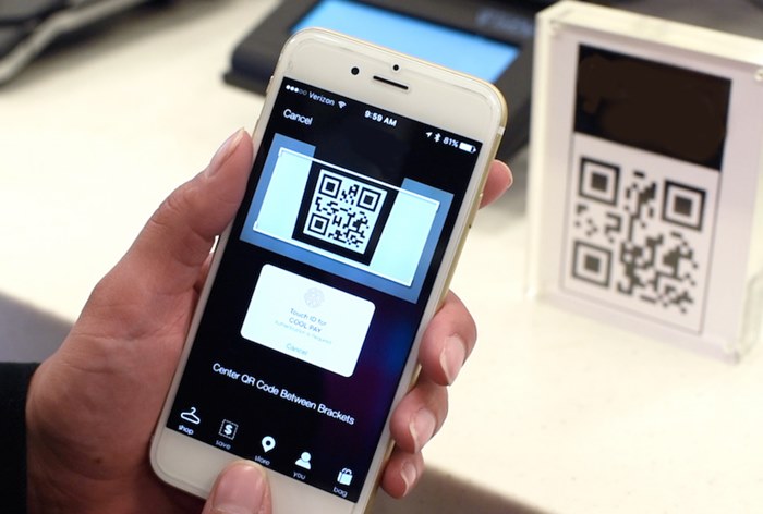 «М.Видео-Эльдорадо» и ВТБ начнут тестировать оплату по QR-кодам