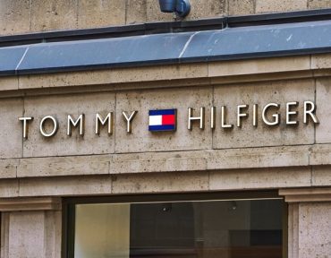 Tommy Hilfiger проводит глобальный медиатендер