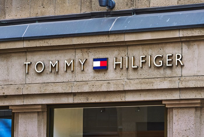 Tommy Hilfiger проводит глобальный медиатендер