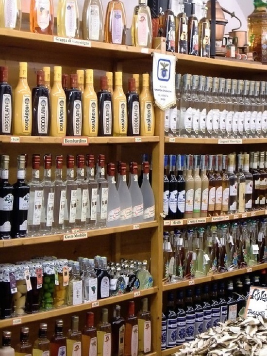 В Минэкономразвития прокомментировали возрастные запреты на продажу алкоголя