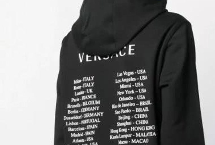 Versace «отделил» Макао и Гонконг от Китая на своих футболках
