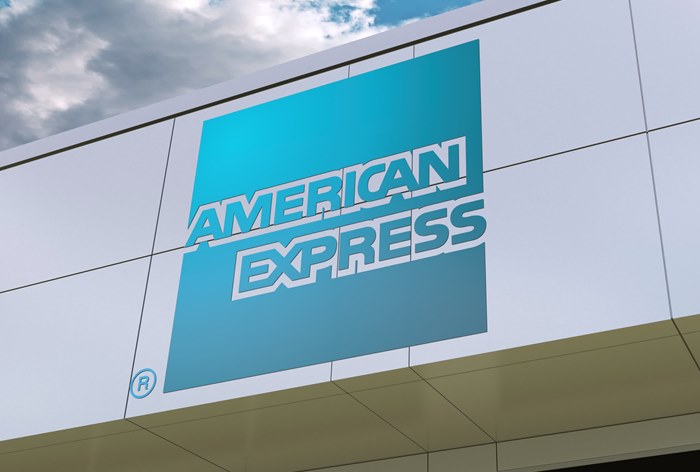 American Express обещает убрать пластик с пляжей за комментарии в Instagram