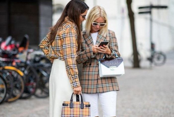 Burberry создаст специальный мессенджер для переписки с покупателями