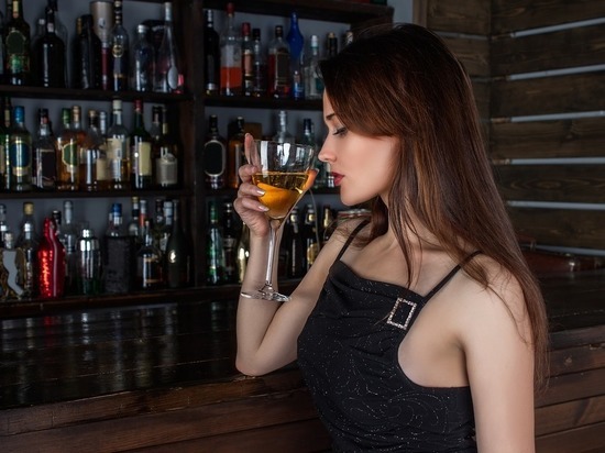 Гильотина спасет кафе и бары: почему заведения с алкоголем все-таки не закроются