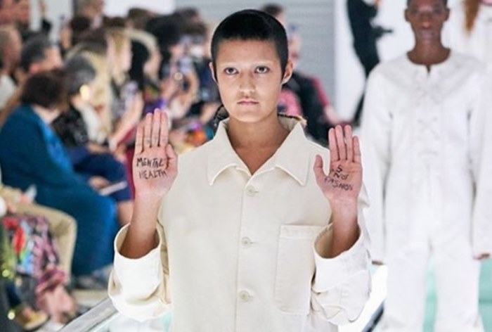 «Психическое здоровье — это не мода»: Gucci столкнулся с протестом на подиуме