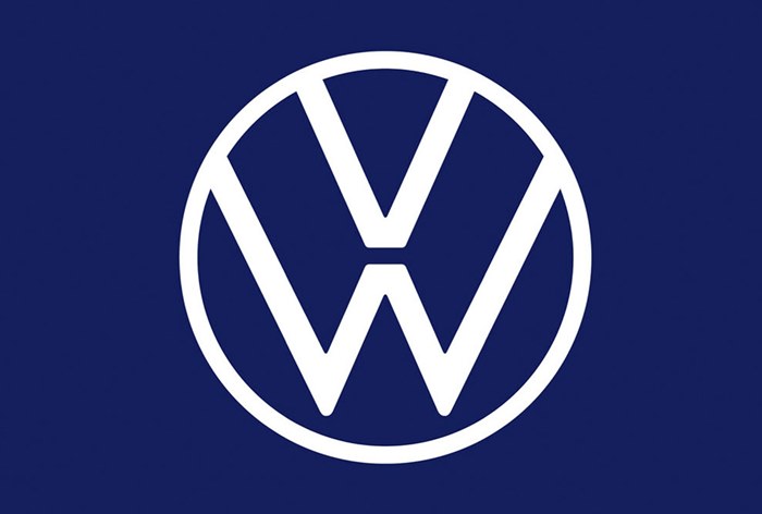 Volkswagen вернулся к двухмерному логотипу