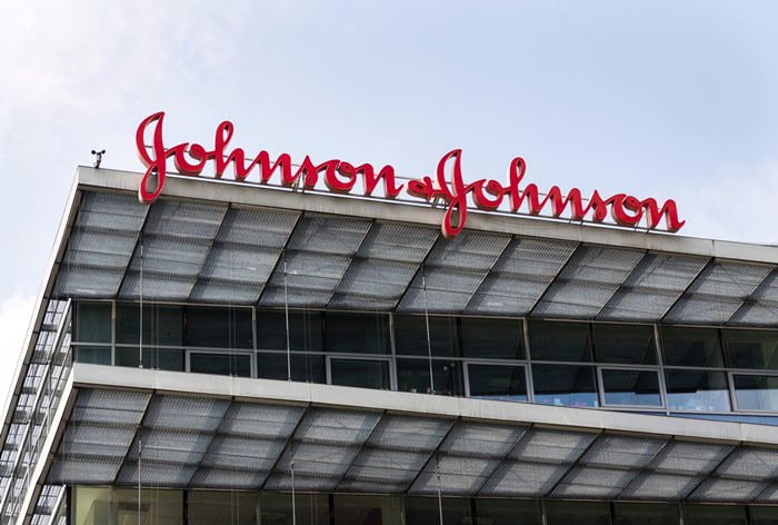Глобальные продажи Johnson & Johnson упали на 11% из-за пандемии COVID-19