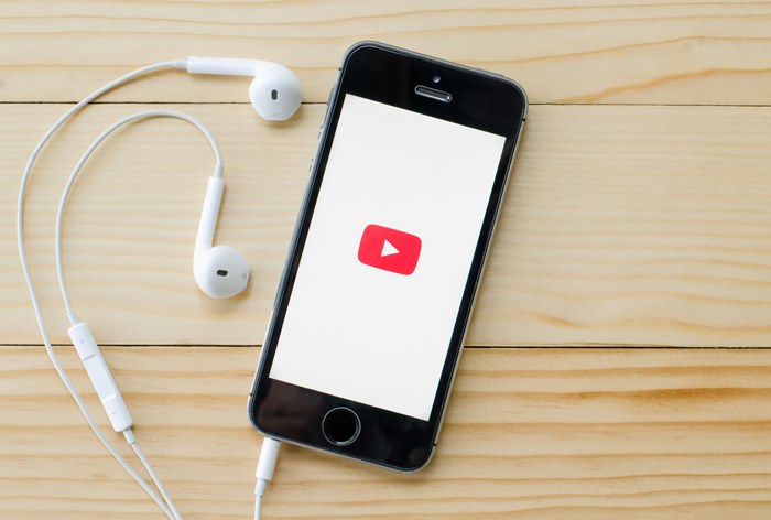Аудиореклама YouTube охватит тех, кто слушает видео фоном
