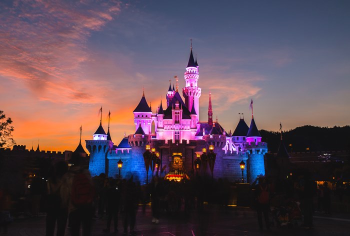 Disney впервые за 40 лет закончила год с убытком