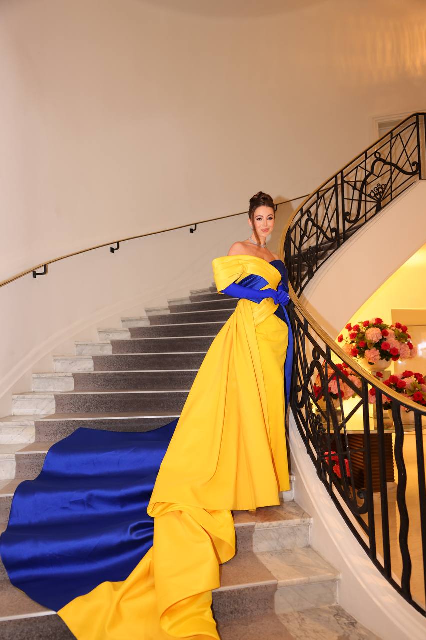 Невероятные украинские платья представлены в Каннах