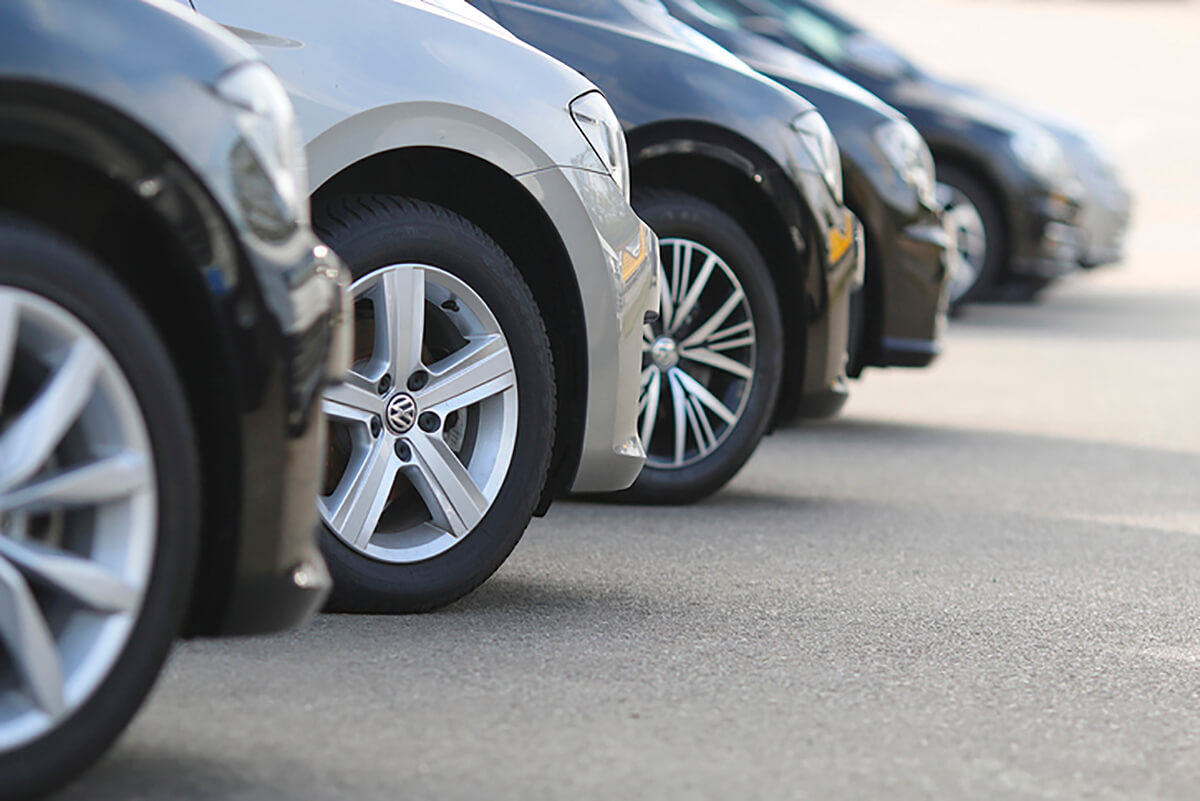 row of cars istock 1035128118 deepblue4you