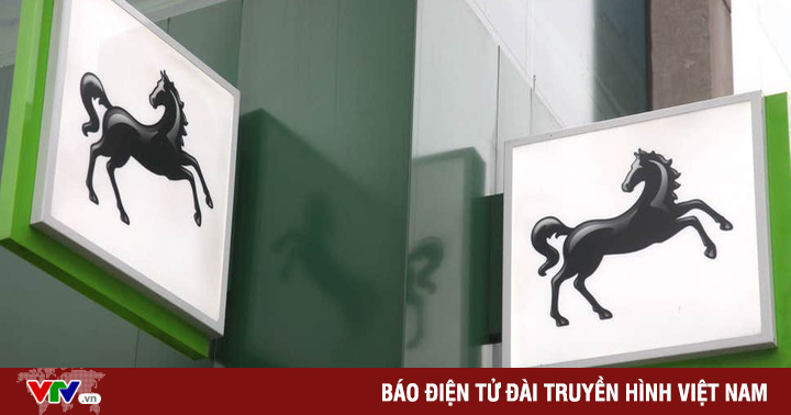 Anh: Tập đoàn ngân hàng Lloyds đóng băng 8.000 tài khoản để chống rửa tiền