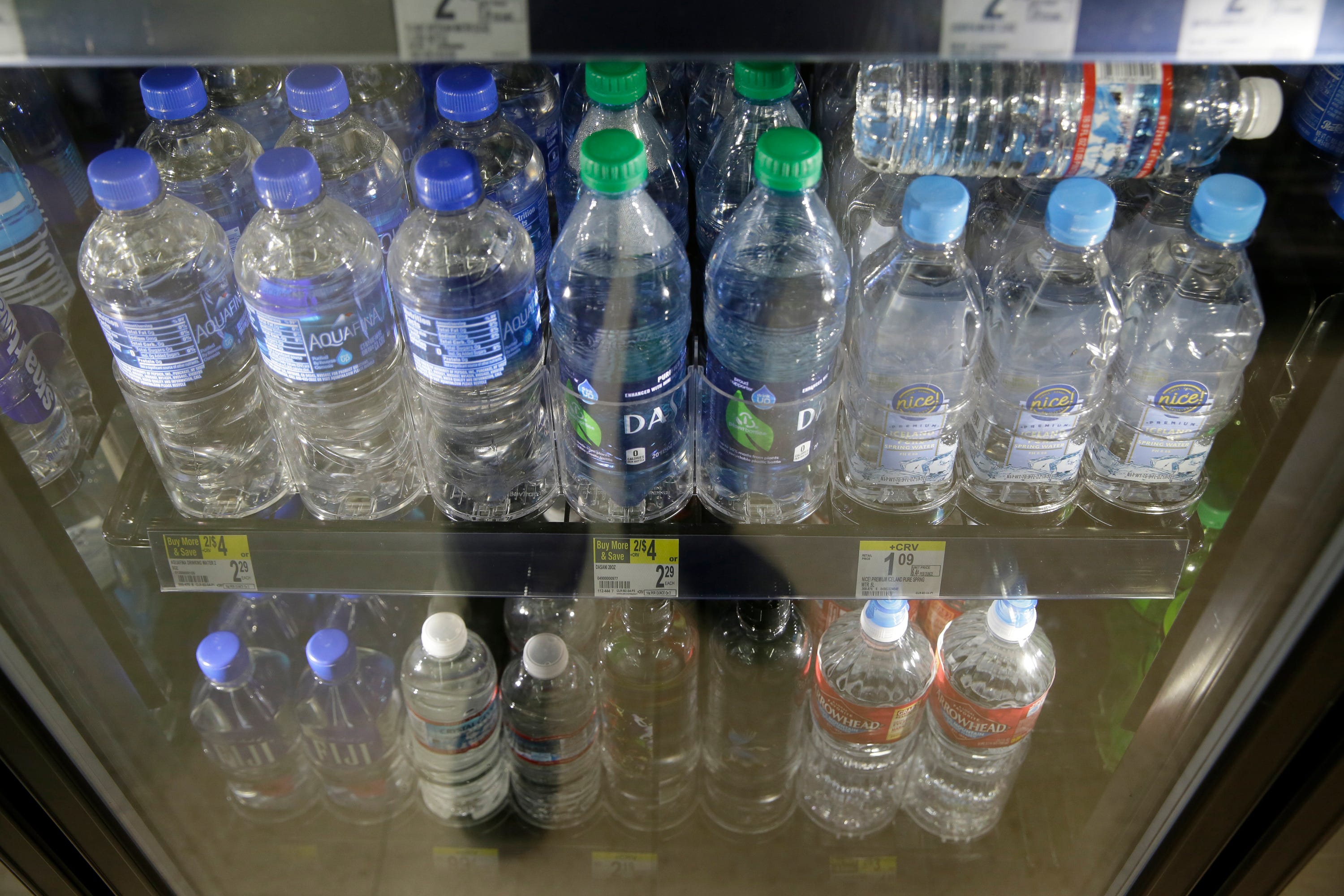 Plastic bottle sales banned at San Francisco airport