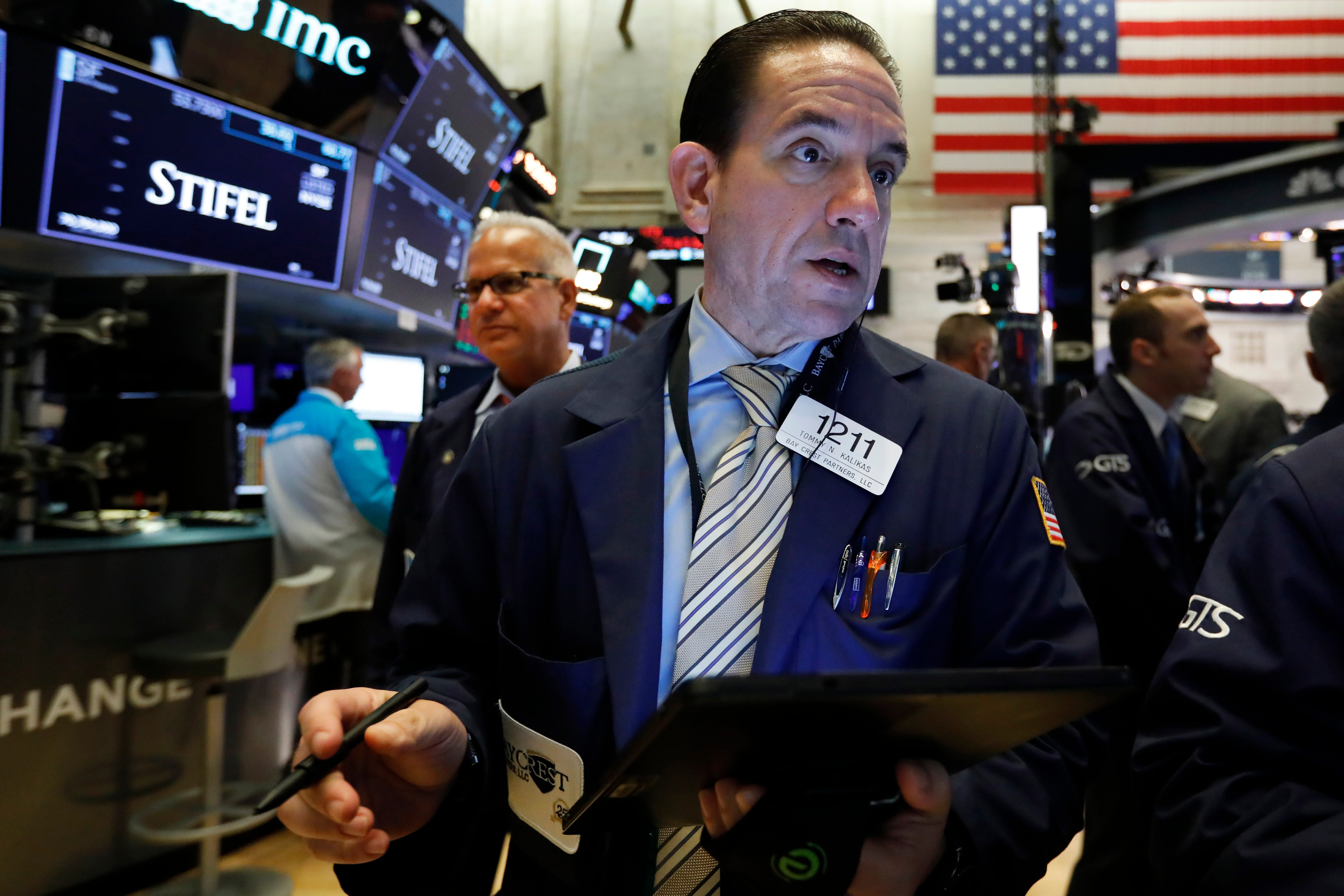 Dow Jones falls, stocks edge lower, market hit with weekly loss