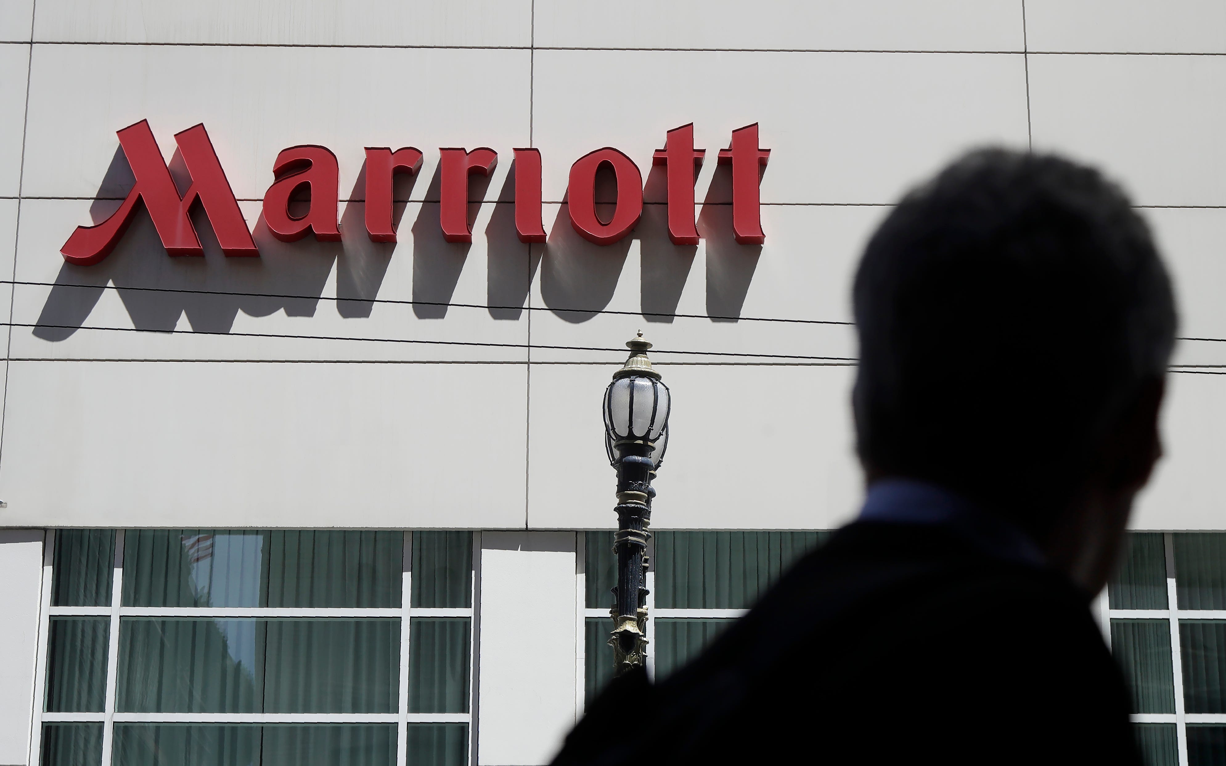 Marriott bans small plastic shampoo bottles