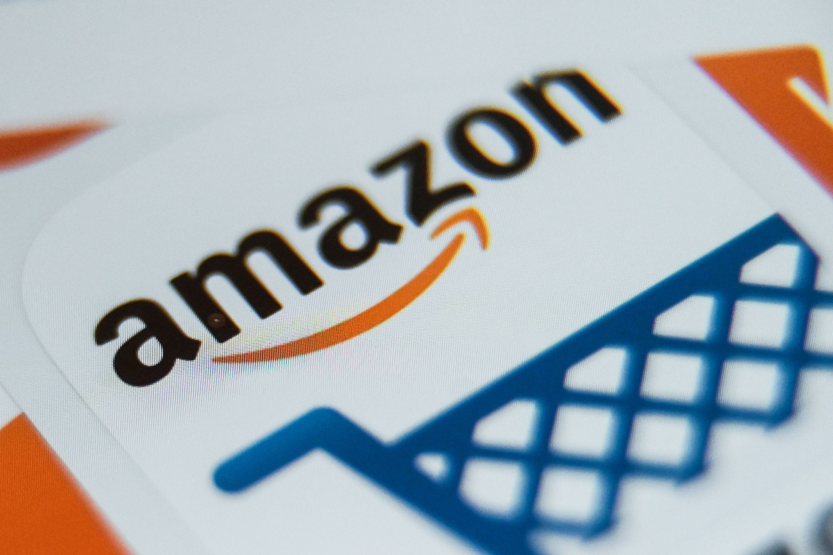 Can you shop online and pay with cash? Amazon says yes