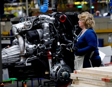 UAW contract with GM expires as negotiations on new deal continue