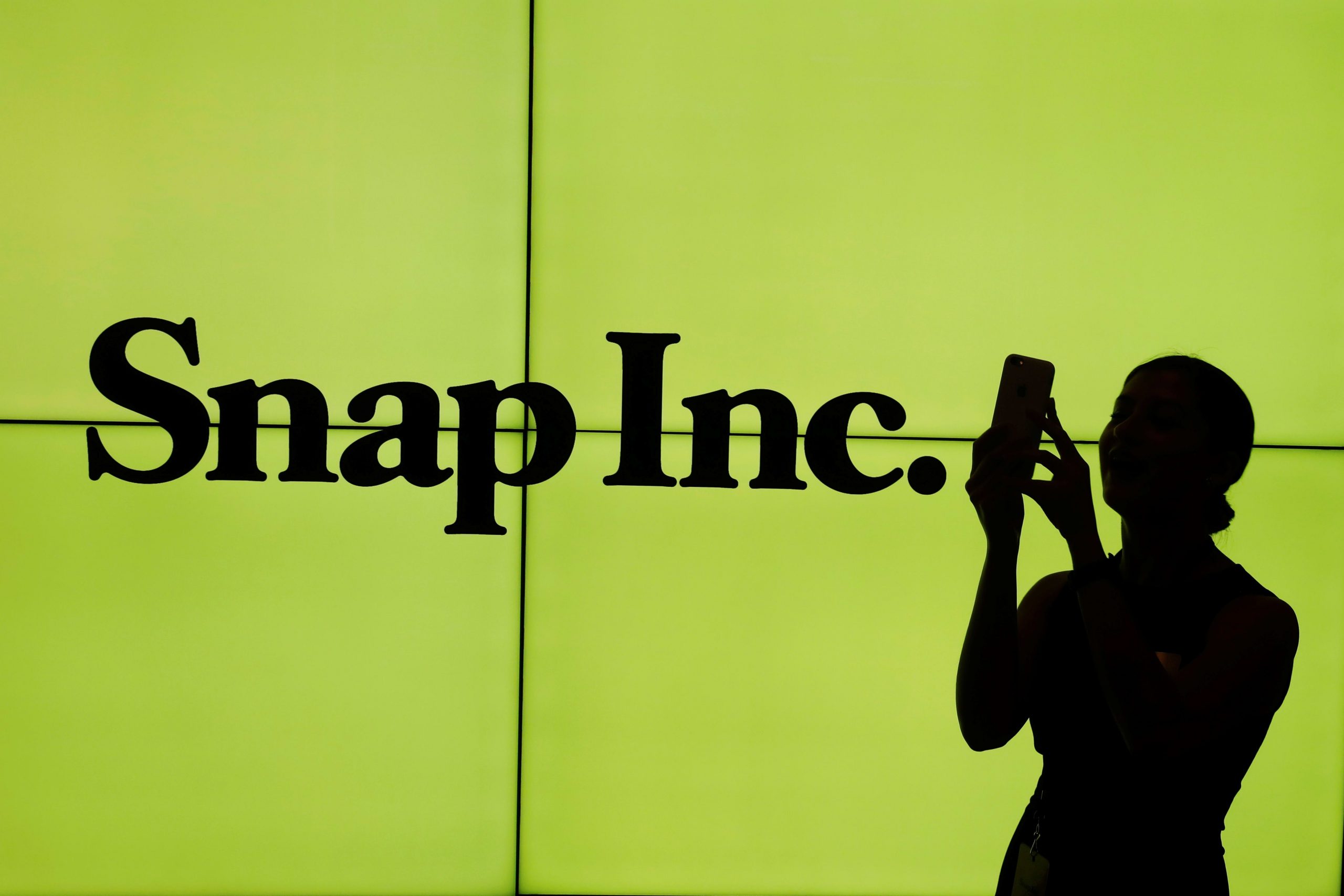 Snap reports accelerating revenue growth, strong user numbers for first quarter