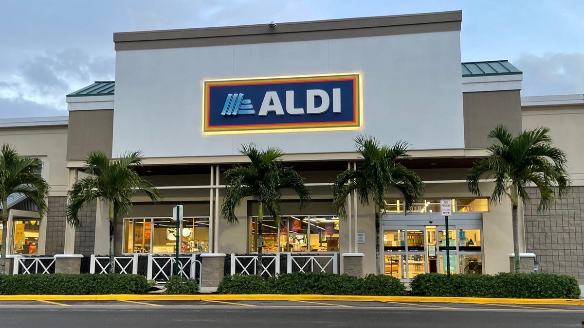 Aldi 101: How to save on groceries, get $2.95 wine, knock-off Chick-fil-A and find rare deals without coupons