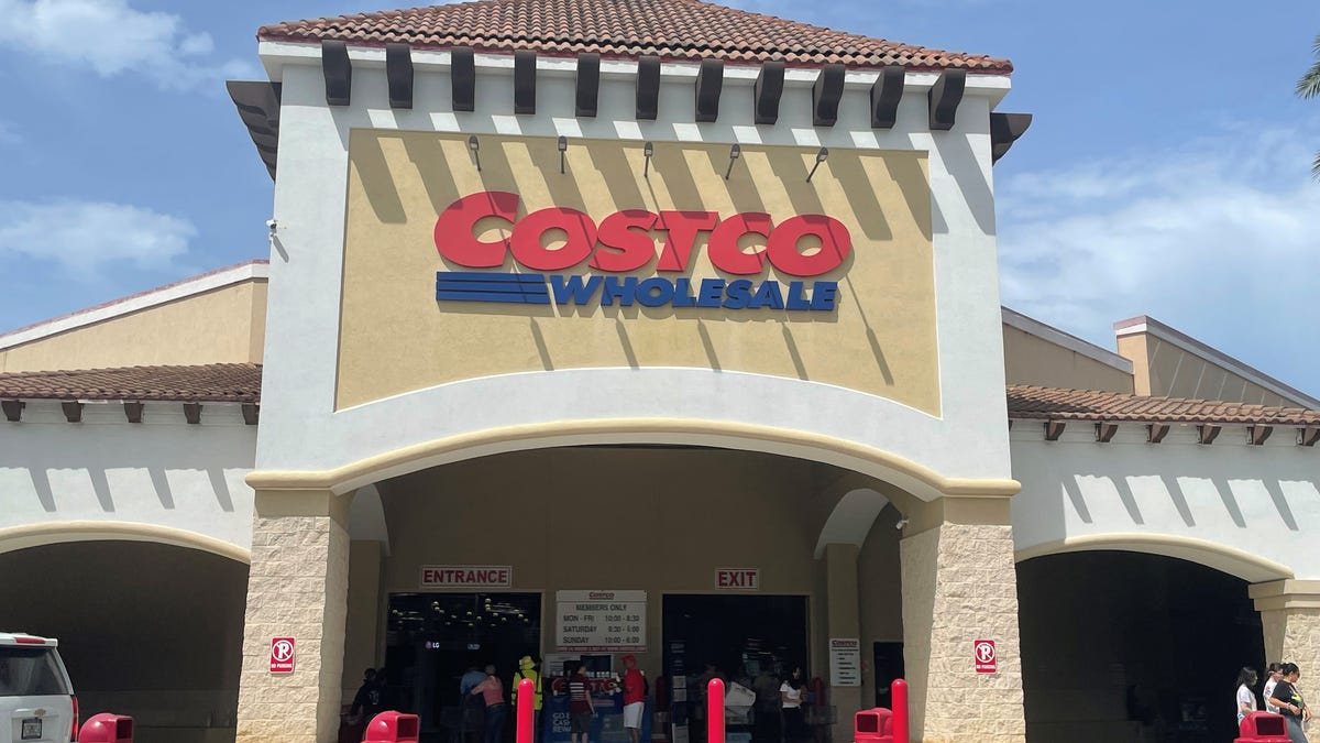 Is Costco open on July 4th? No, but Home Depot, Lowe's, Target, Walmart are among stores open Sunday